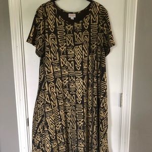 LULAROE ELEGANT CARLY. BRAND NEW W/O TAGS